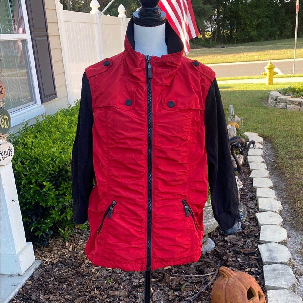 Zenergy by Chicos Red and Black Zip-Up Jacket